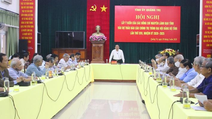 Các đồng chí nguyên là lãnh đạo tỉnh góp ý vào Dự thảo Báo cáo chính trị trình Đại hội Đảng bộ tỉnh lần thứ XVII