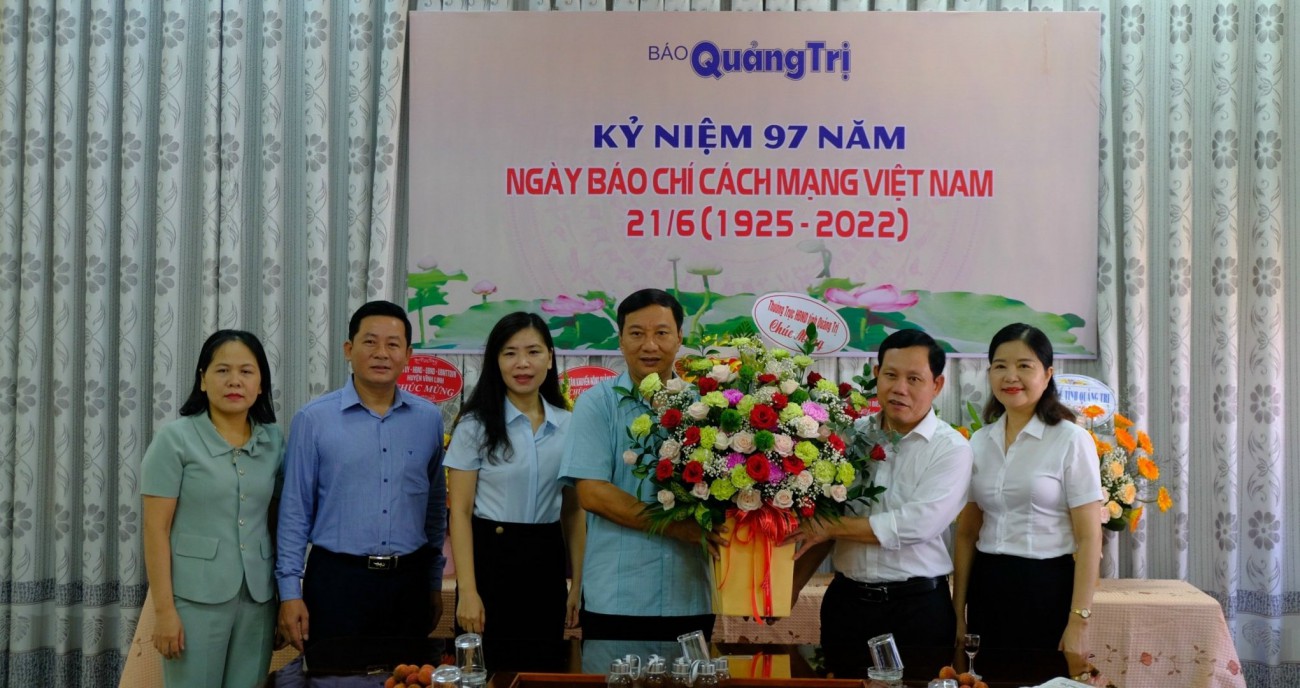 Thường trực HĐND tỉnh thăm và chúc mừng các cơ quan báo chí trên địa bàn tỉnh nhân kỷ niệm 97 năm Ngày Báo chí cách mạng Việt Nam